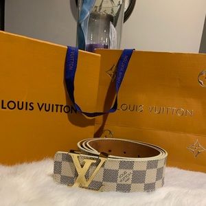 White Louis vutton belt